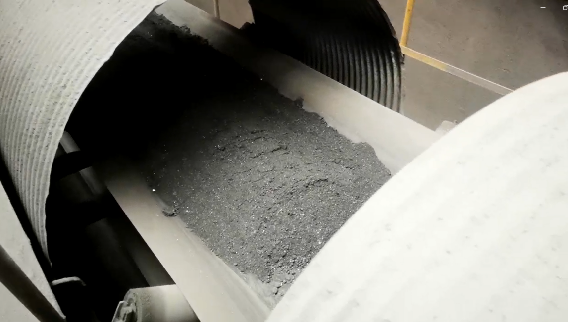 如何將鋼鐵廠粉塵壓球？建杰實業(yè)實用解決方案